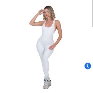DAVIS ACTIVE White Sleeveless Bodysuit